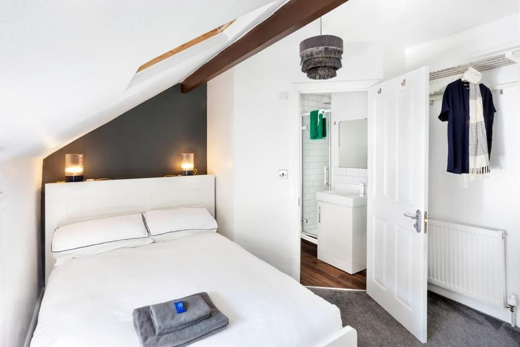 Stunning 4Bed Townhouse By Hic & Trendy Kings Quarter! Βίλα Χαρογκέιτ Εξωτερικό φωτογραφία